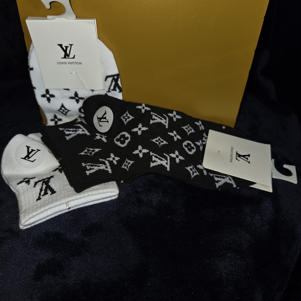 Louis Vuitton Monogram Black and White Socks Set